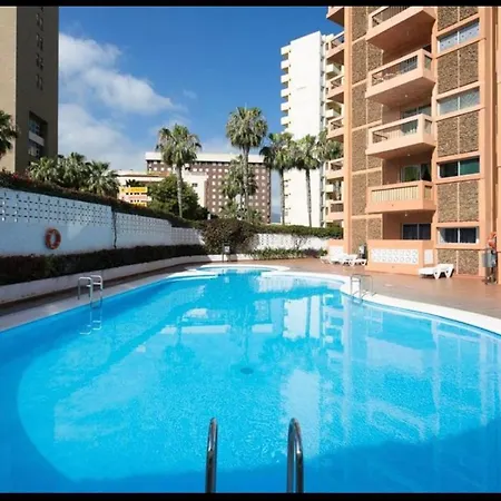 En Playa Jardin Puerto de la Cruz (Tenerife)